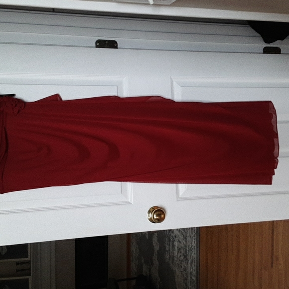 PROM DRESS / PRETTY DARK RED EVENING GOWN SZ 12  Petite NWT - Picture 3 of 14